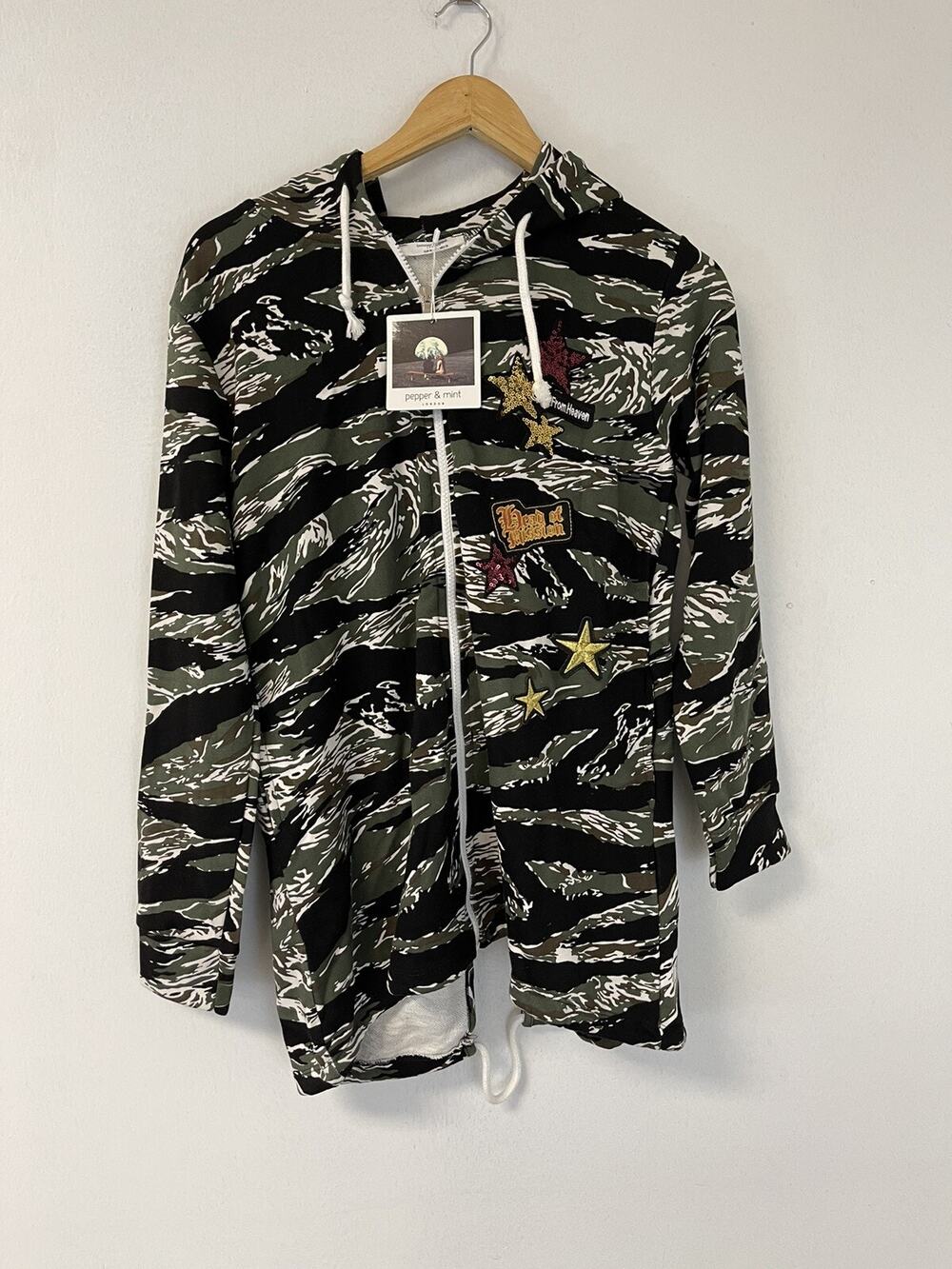 Peppermint Hoodie Womens Medium Camouflage Beaded Sweatshirt Embroidered N94